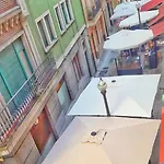 En El Centro Entre El Puerto Y Playas * ヒホン