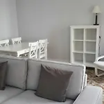 En El Centro Entre El Puerto Y Playas ヒホン