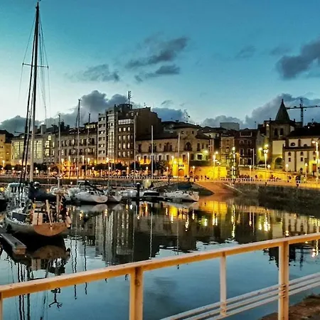 En El Centro Entre El Puerto Y Playas Apartment *