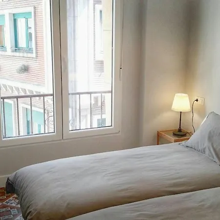 En El Centro Entre El Puerto Y Playas *