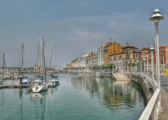 En El Centro Entre El Puerto Y Playas Apartment Gijón