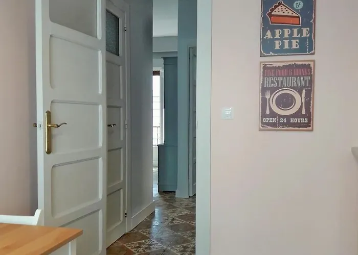 En El Centro Entre El Puerto Y Playas Apartment *