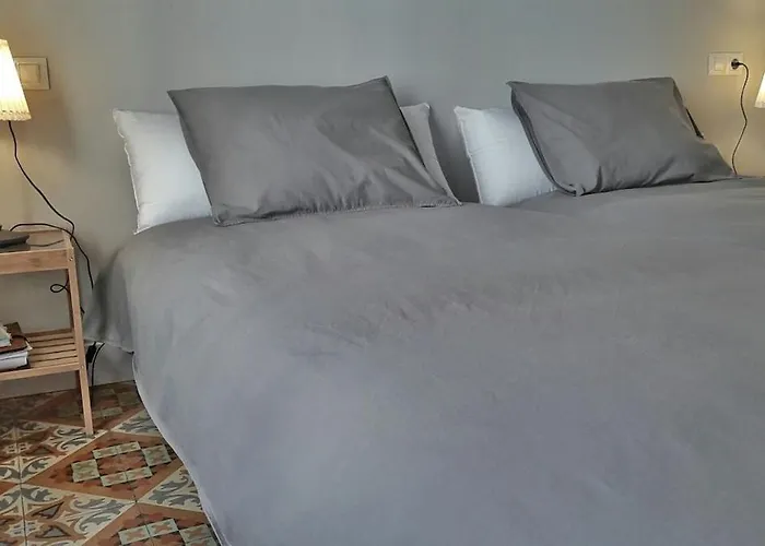 En El Centro Entre El Puerto Y Playas Gijon