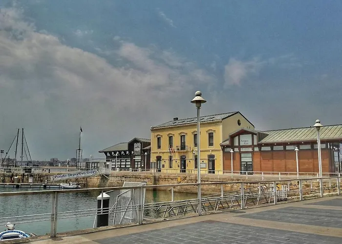 En El Centro Entre El Puerto Y Playas Apartment Gijón