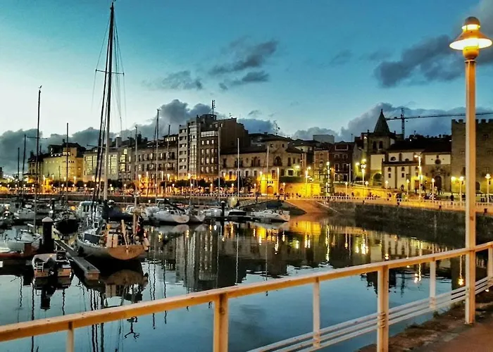 En El Centro Entre El Puerto Y Playas Apartment *