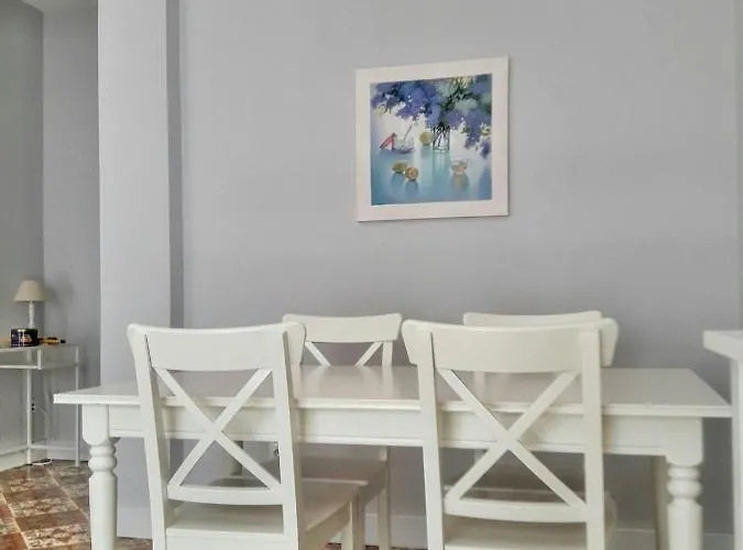 En El Centro Entre El Puerto Y Playas Gijón