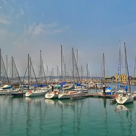 En El Centro Entre El Puerto Y Playas 아파트 *